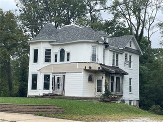 411 Harrison Ave, Charleston, IL 61920