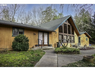 1921 Foots Creek Rd, Gold Hill, OR 97525
