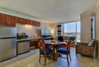 200 S Sycamore St Unit Rm 923 Const 942, Branson, MO 65616
