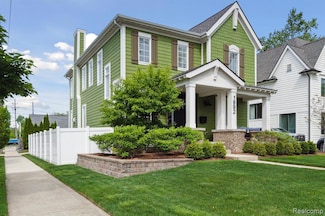 1992 Shipman Blvd, Birmingham, MI 48009