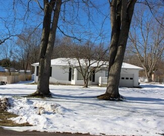 127 8th Ave, Fruitport, MI 49415