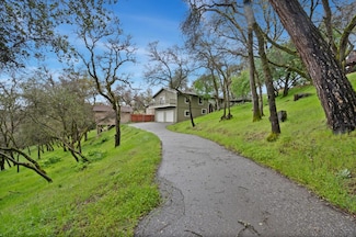 11203 Welty Ln, Auburn, CA 95603