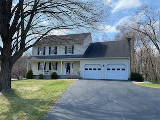 168 Strawberry St, Jewett City, CT 06351