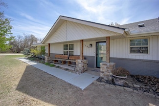 1700 Hickory Ln, Newcastle, OK 73065