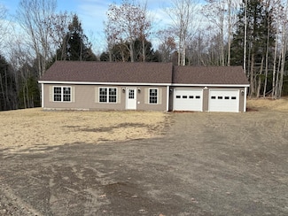 70 Beck Dr, Palermo, ME 04354