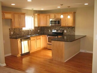 1902 Woody Dr, Millbury, OH 43447