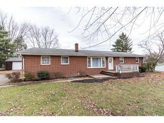 5697 Darletta St SW, Navarre, OH 44662