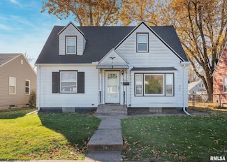 3017 Bellevue Ave, Bettendorf, IA 52722