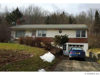 29 Hillcrest Dr, Alfred, NY 14802