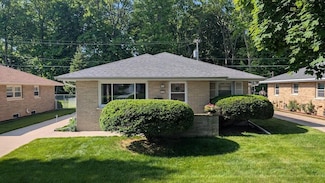 3235 E Denton Ave, Saint Francis, WI 53235