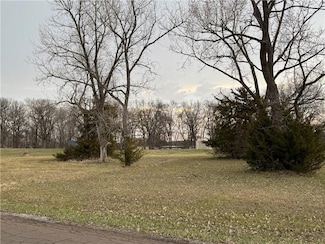 2236 Lake Viking Terrace, Gallatin, MO 64640