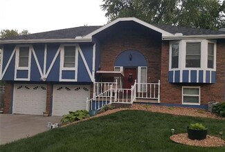 19209 E 14th St N, Independence, MO 64056