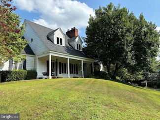 10024 Colvin Run Rd, Great Falls, VA 22066