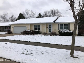923 Candela Ln, Grand Ledge, MI 48837