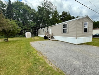 63 Hillside Dr, Sabattus, ME 04280