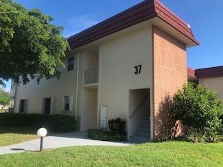 37 Pine Arbor Ln Unit 205, Vero Beach, FL 32962