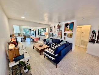 722 SW 10th St, Hallandale Beach, FL 33009