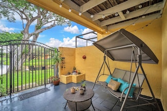 1550 NW 93rd Ave Unit 297, Pembroke Pines, FL 33024