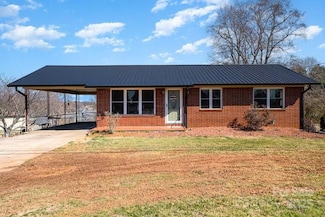 4386 Section House Rd, Hickory, NC 28601