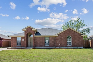 1036 Hollaway Cir, Desoto, TX 75115