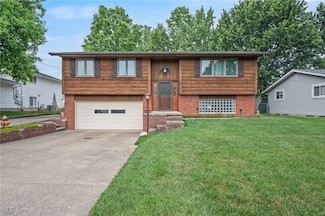 219 Monroe Dr, Northfield, OH 44067