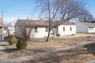 1330 Mayper Dr, Carter Lake, IA 51510