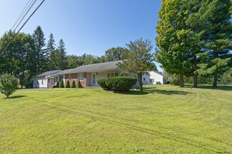 10 Kevin Ln, East Greenbush, NY 12061