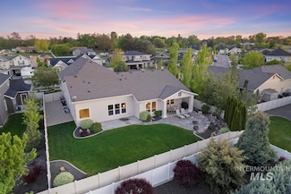 938 W Bear Track Ct, Meridian, ID 83642