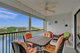 2215 Cypress Island Dr Unit 707, Pompano Beach, FL 33069