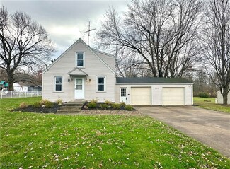 8690 Stetson Dr NE, Warren, OH 44484