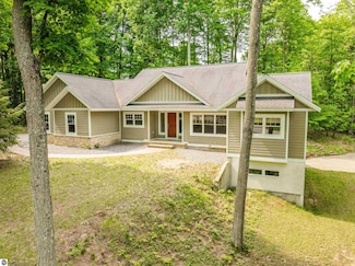 2577 Blue Meadow Dr, Traverse City, MI 49685