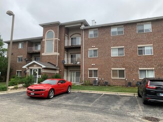 881 N Swift Rd Unit 304, Addison, IL 60101