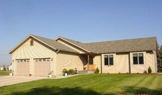 805 12th St SE, East Grand Forks, MN 56721
