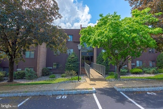 41 Hermitage Dr Unit T11, New Hope, PA 18938
