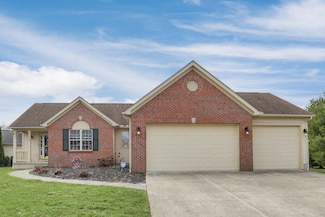 300 Farms Way Dr, Pataskala, OH 43062
