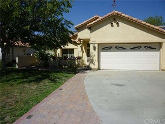 1007 Serena Dr, San Jacinto, CA 92583