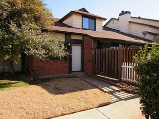 8711 N Roxbury Blvd, Oklahoma City, OK 73132