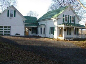 49 Mechanic St, Norridgewock, ME 04957