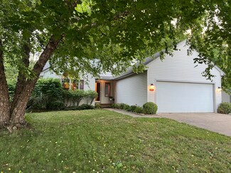875 Berkshire Dr Unit 175, Saline, MI 48176