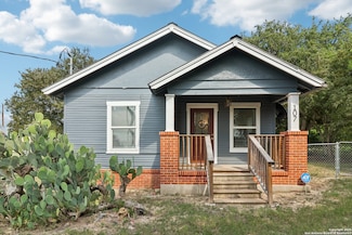 107 W Gilbert St, Falls City, TX 78113