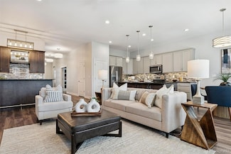 532 Woodroot Cir, Castle Rock, CO 80104