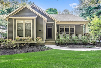99 Ferry St, Douglas, MI 49406