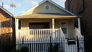 2129 W Gladys Ave, Chicago, IL 60612