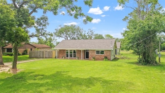 318 Primrose Rd, Freeport, TX 77541
