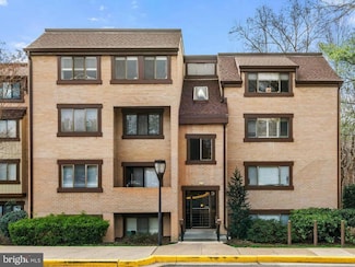 1675 Parkcrest Cir Unit 4E/300, Reston, VA 20190