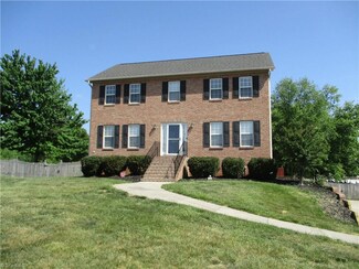 1127 Browns Run Dr, Kernersville, NC 27284