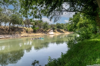 1172 Ponderosa Dr, New Braunfels, TX 78132