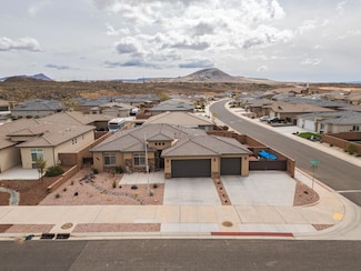 2837 W Cliffhanger Dr, Hurricane, UT 84737