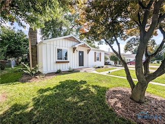 375 Thomas St, Fostoria, OH 44830