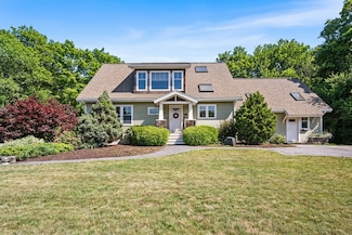 1080 Oakhill Ave, Attleboro, MA 02703